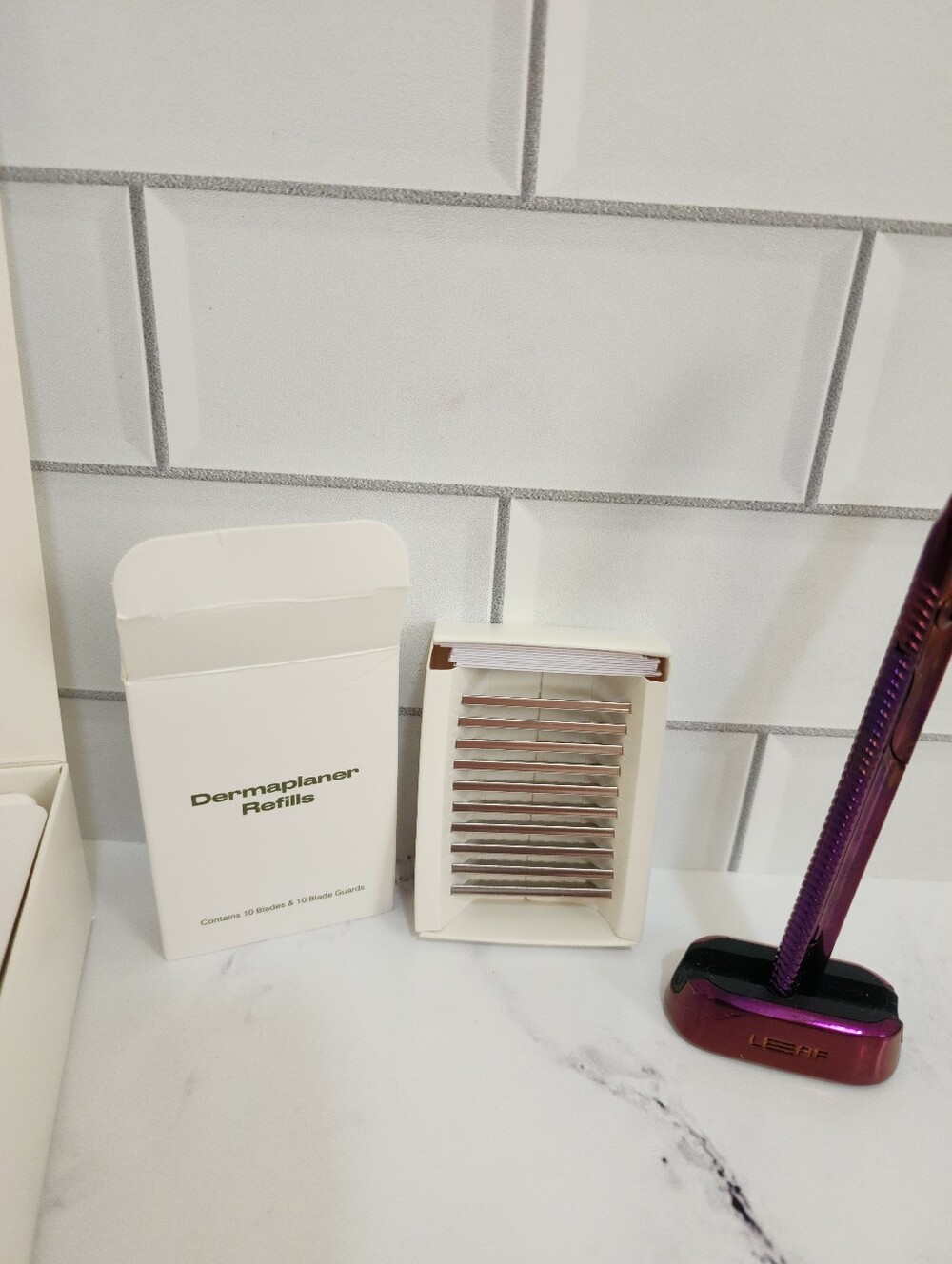 Leaf Dermaplaner Kit - Picture 3 of 7